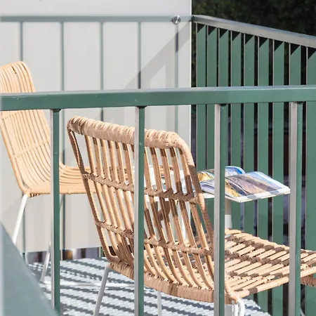 Apartman & Trendy W Balcony By Lovelystay Porto